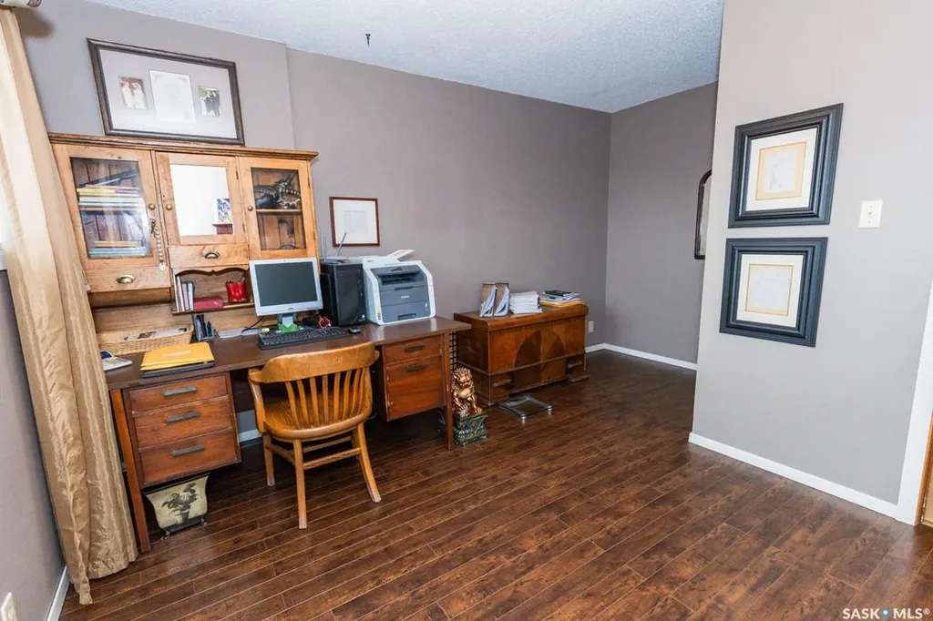 729 Saskatchewan Avenue Kerrobert SK S0L 1R0