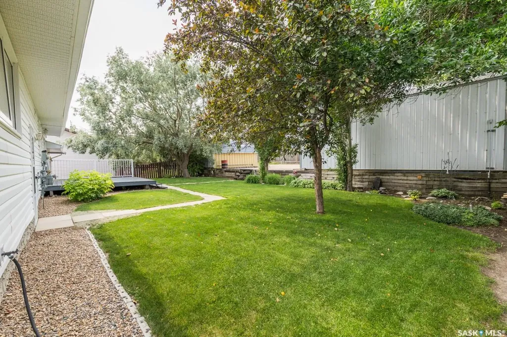 729 Saskatchewan Avenue Kerrobert SK S0L 1R0