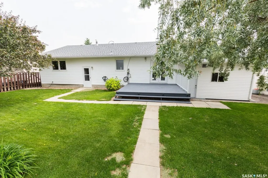 729 Saskatchewan Avenue Kerrobert SK S0L 1R0