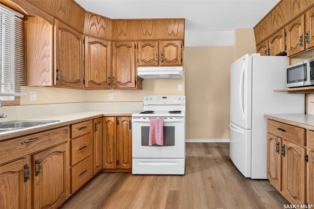 1311 Stadacona Street W Moose Jaw SK S6H 6L4