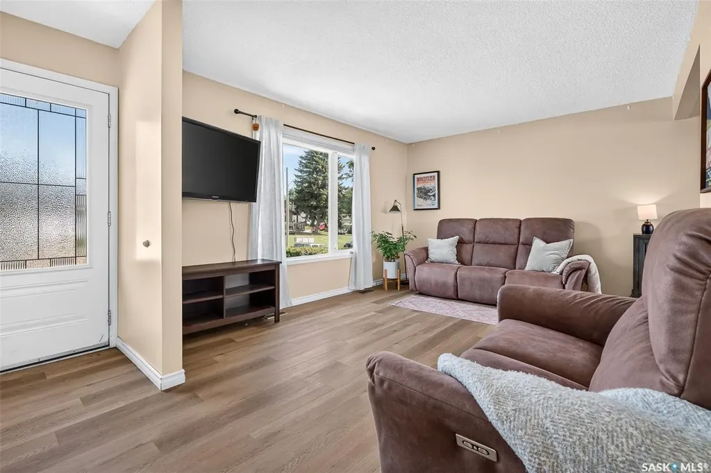 1311 Stadacona Street W Moose Jaw SK S6H 6L4