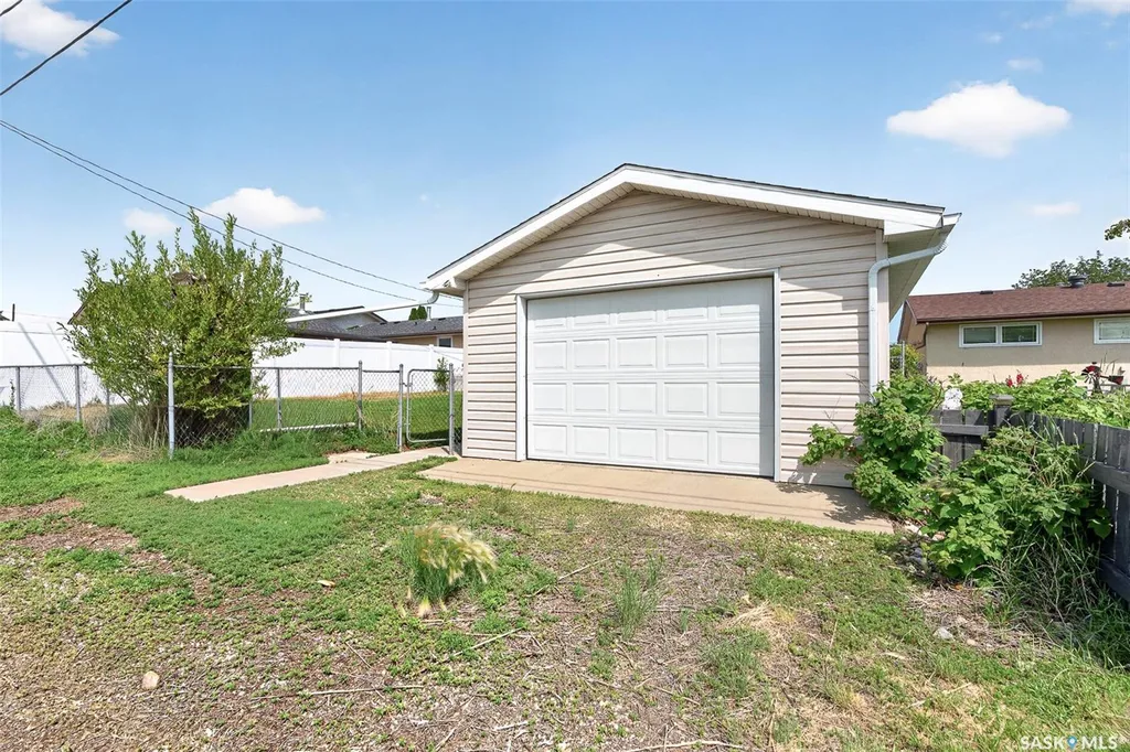 1311 Stadacona Street W Moose Jaw SK S6H 6L4