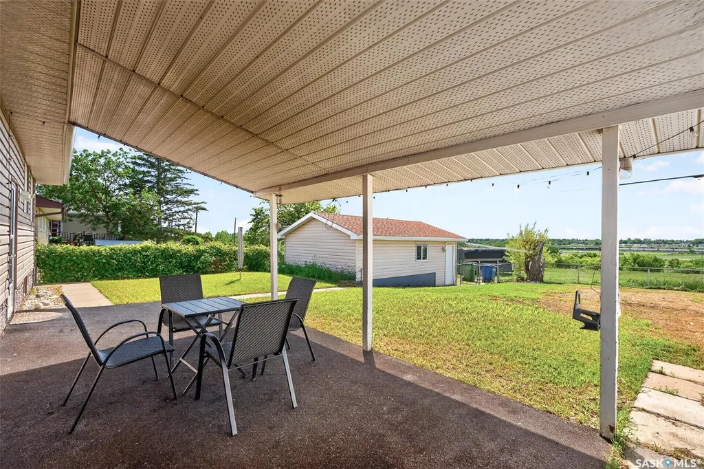 1311 Stadacona Street W Moose Jaw SK S6H 6L4