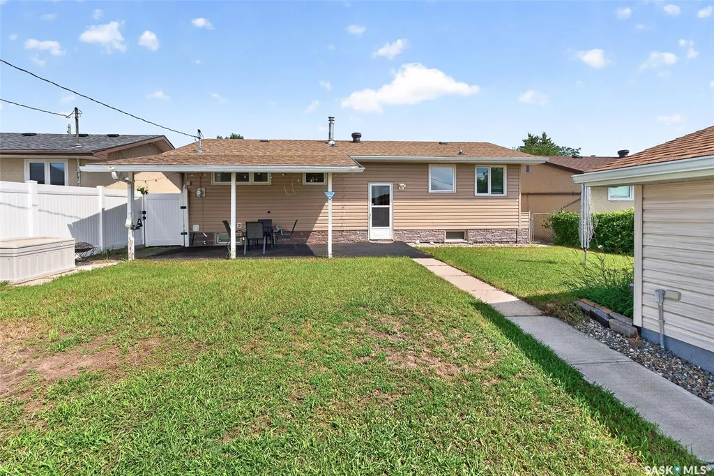 1311 Stadacona Street W Moose Jaw SK S6H 6L4