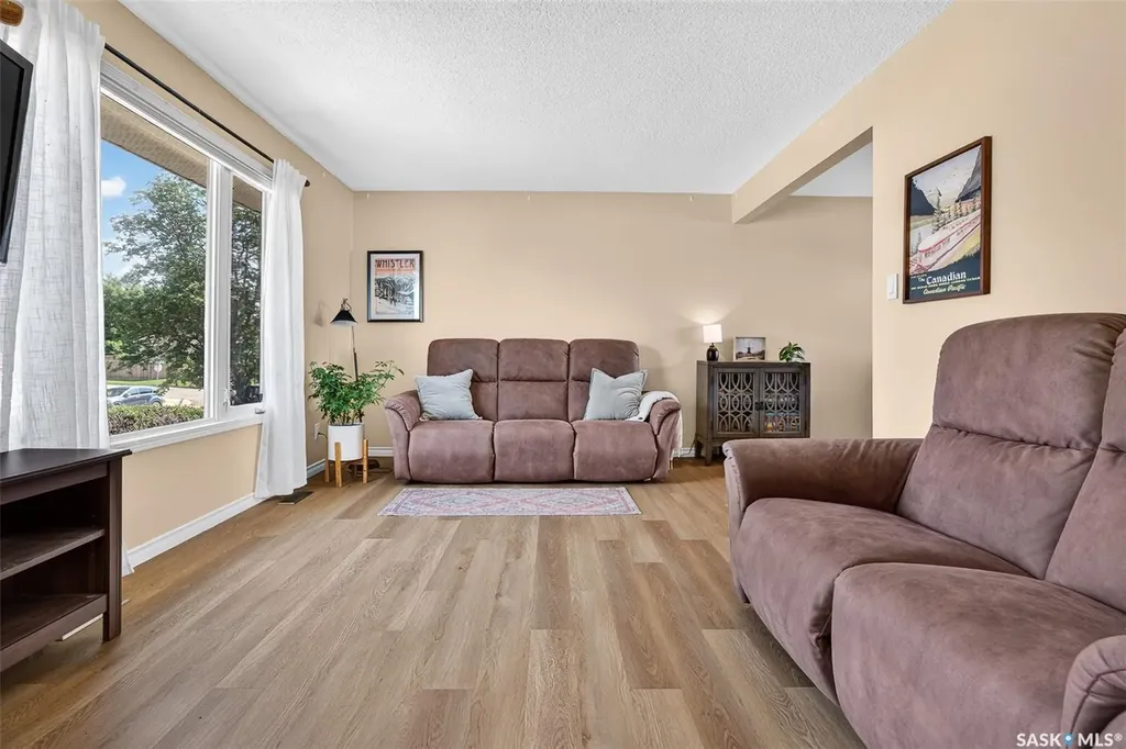 1311 Stadacona Street W Moose Jaw SK S6H 6L4