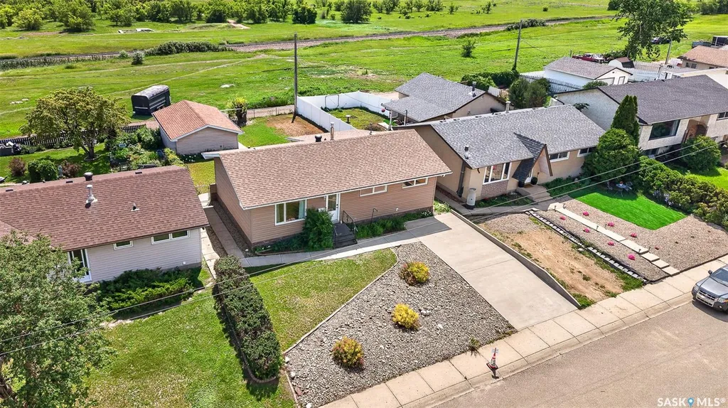 1311 Stadacona Street W Moose Jaw SK S6H 6L4