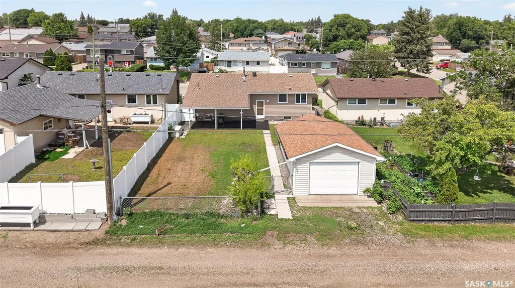 1311 Stadacona Street W Moose Jaw SK S6H 6L4