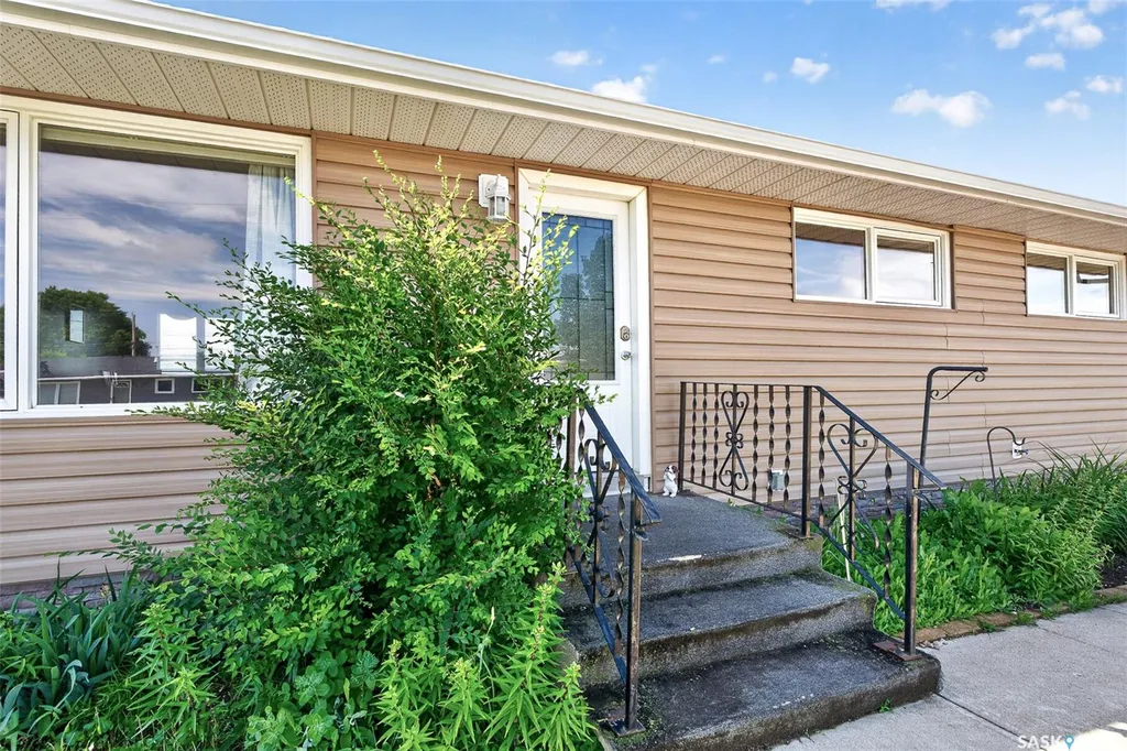 1311 Stadacona Street W Moose Jaw SK S6H 6L4