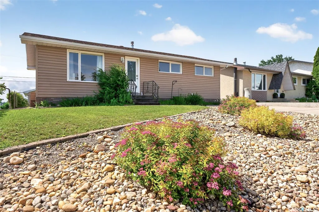 1311 Stadacona Street W Moose Jaw SK S6H 6L4