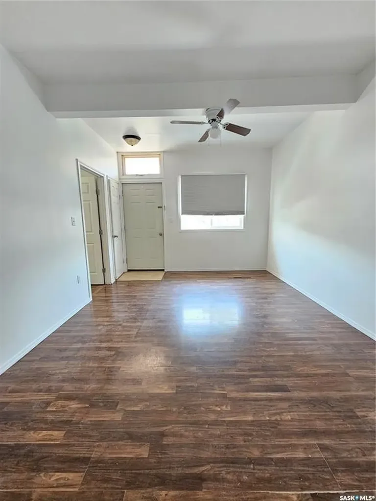 910 Lillooet Street W Moose Jaw SK S6H 4Z8