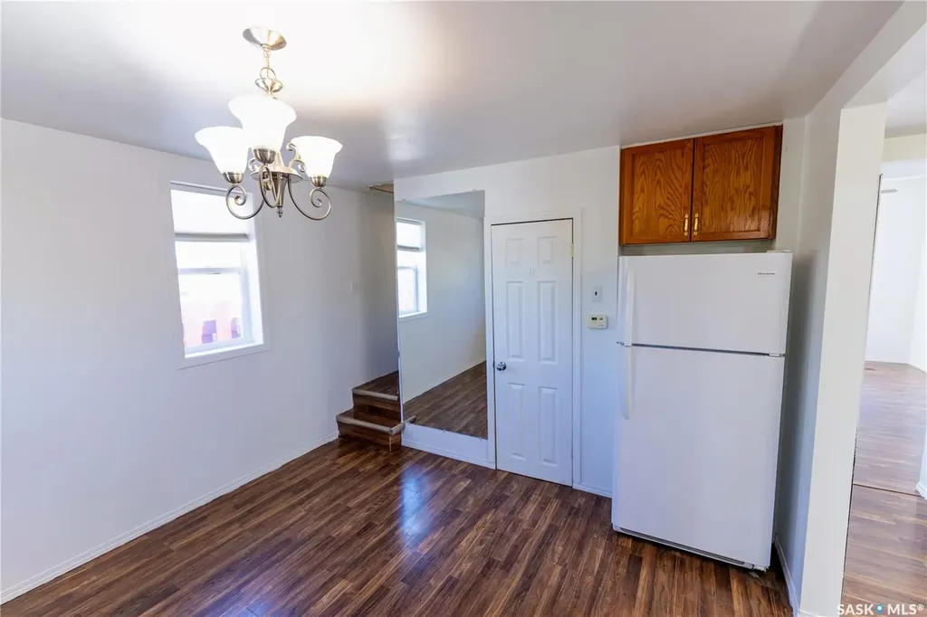 910 Lillooet Street W Moose Jaw SK S6H 4Z8