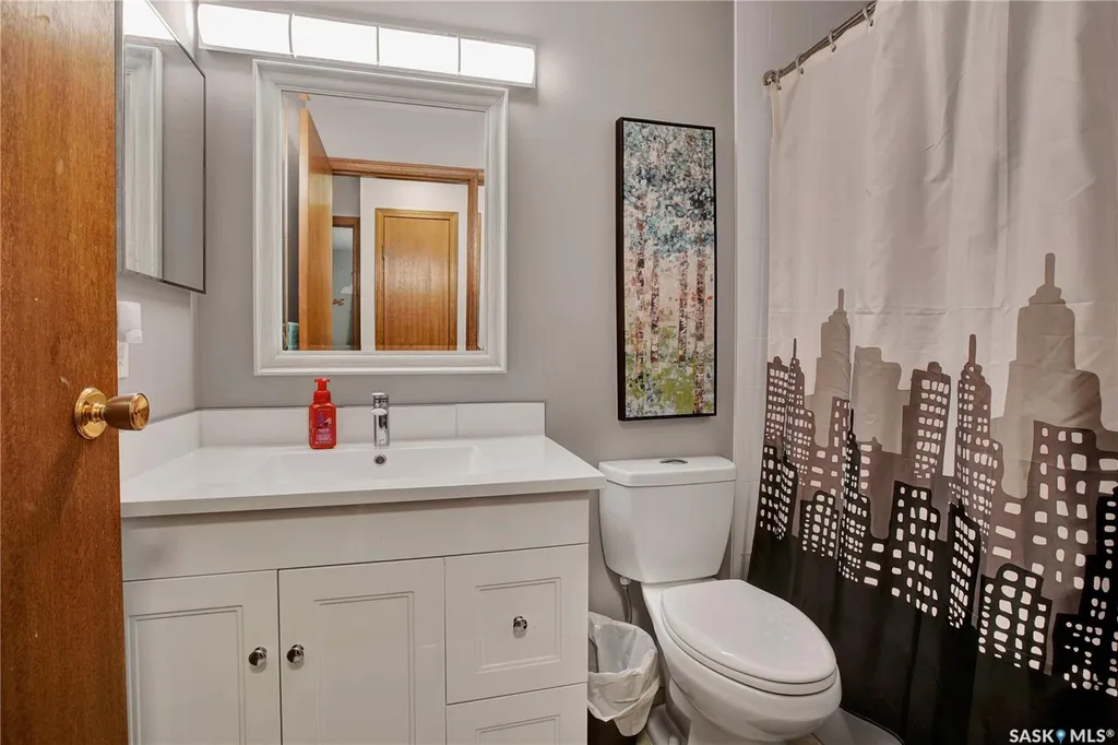 523 Pendygrasse Road Saskatoon SK S7M 5N4
