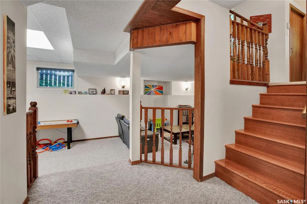 523 Pendygrasse Road Saskatoon SK S7M 5N4