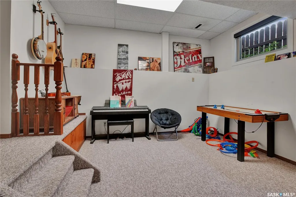 523 Pendygrasse Road Saskatoon SK S7M 5N4