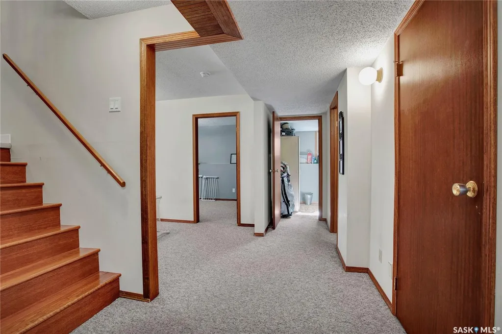 523 Pendygrasse Road Saskatoon SK S7M 5N4