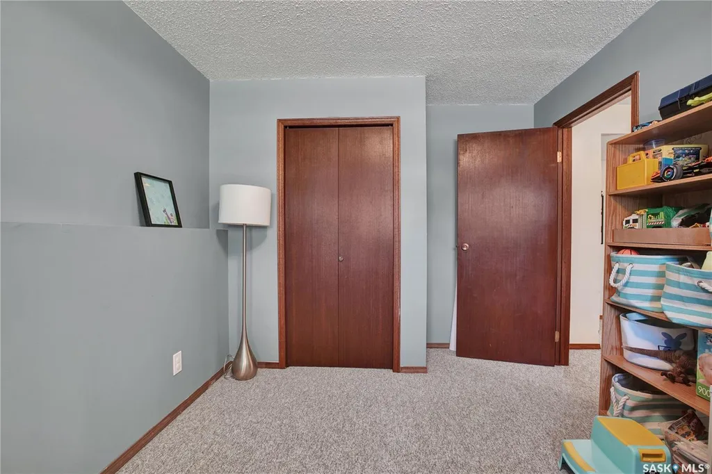 523 Pendygrasse Road Saskatoon SK S7M 5N4