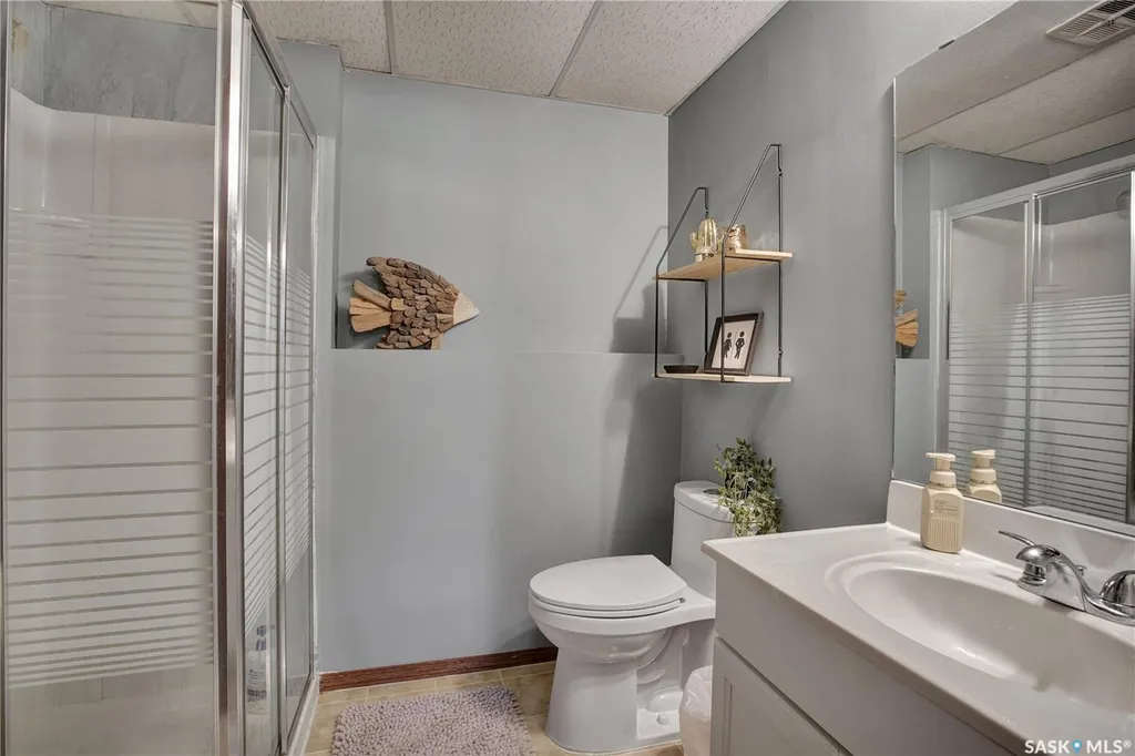 523 Pendygrasse Road Saskatoon SK S7M 5N4