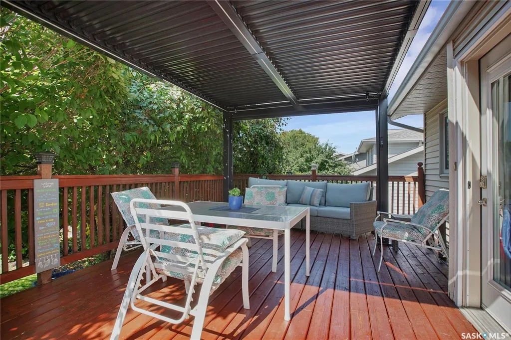 523 Pendygrasse Road Saskatoon SK S7M 5N4