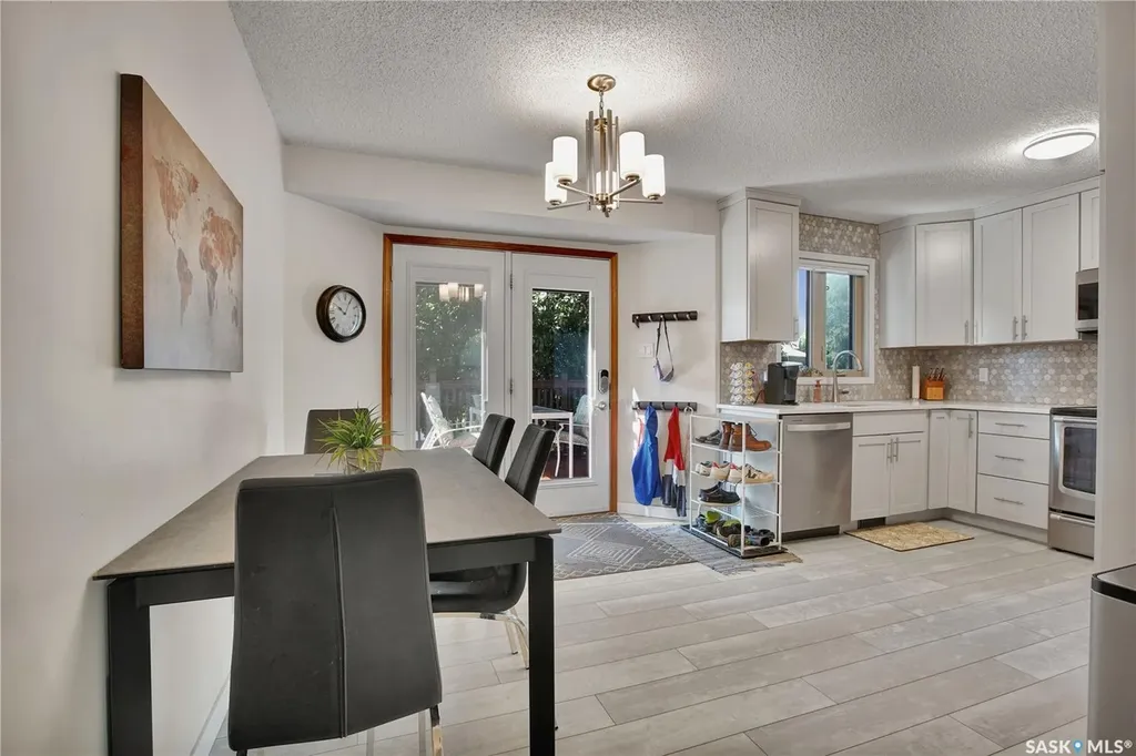 523 Pendygrasse Road Saskatoon SK S7M 5N4
