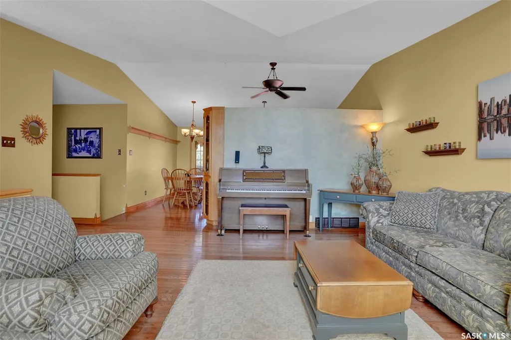 8214 Rankin Drive Regina SK S4Y 1J4