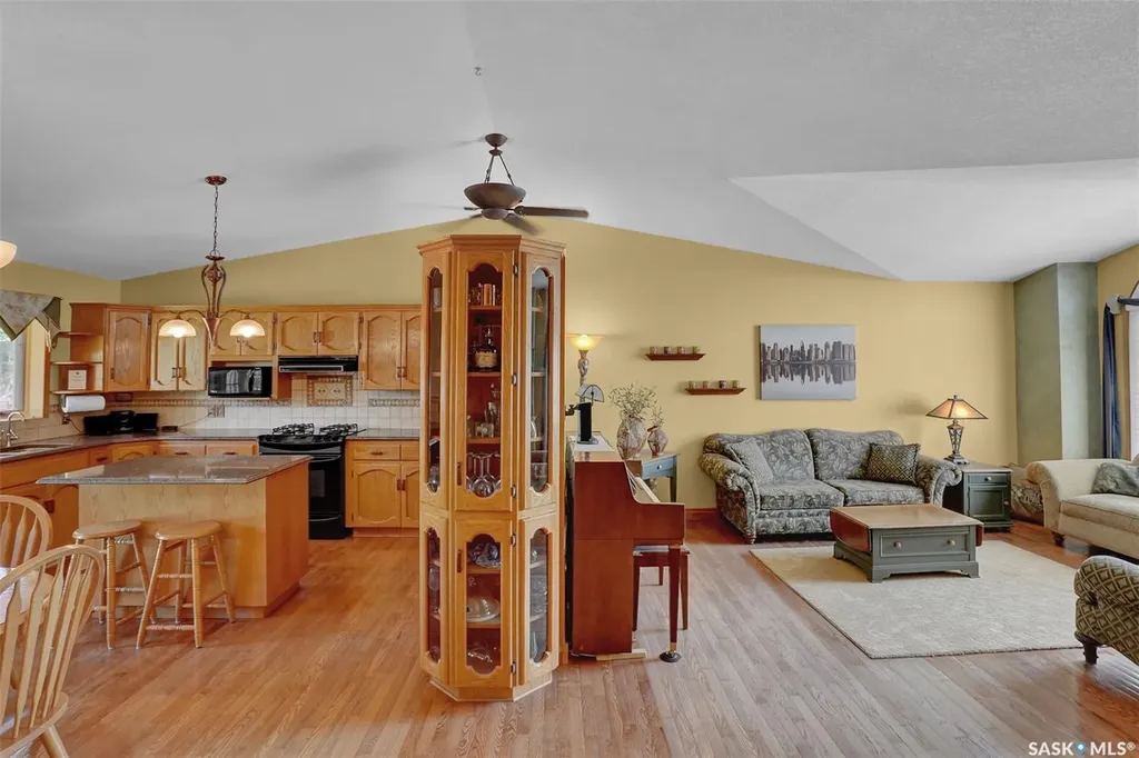 8214 Rankin Drive Regina SK S4Y 1J4