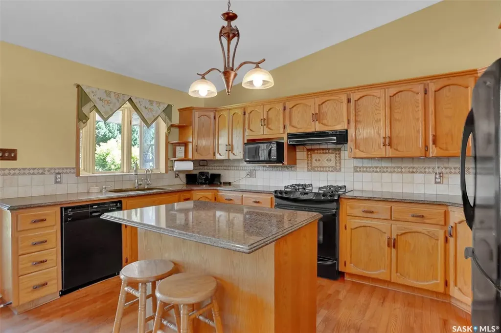 8214 Rankin Drive Regina SK S4Y 1J4