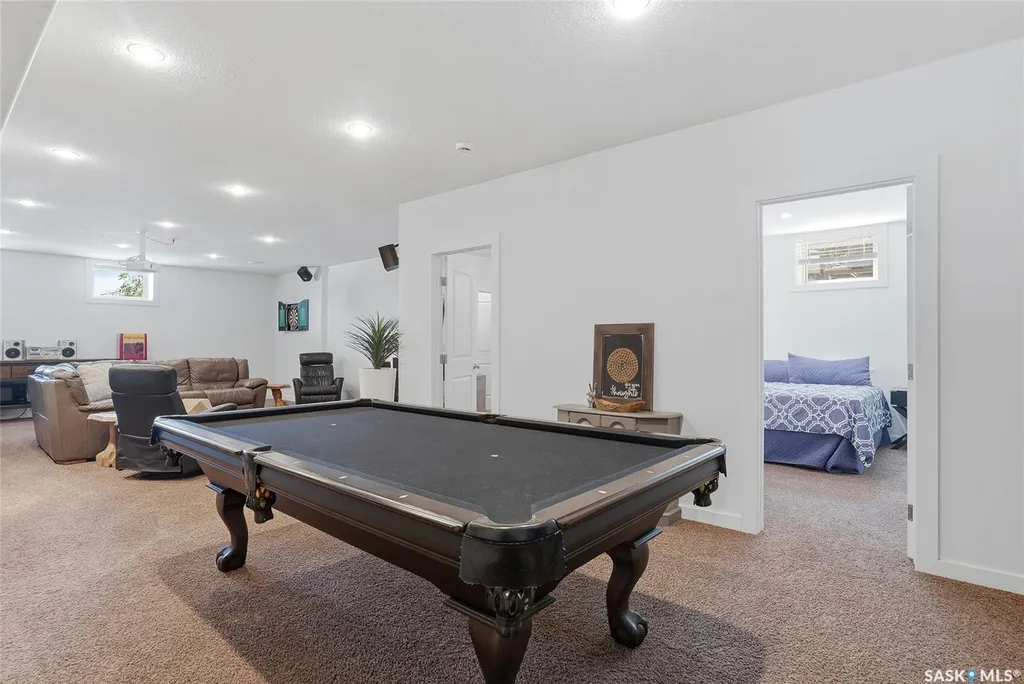 519 Trimble Crescent Saskatoon SK S7W 0E1