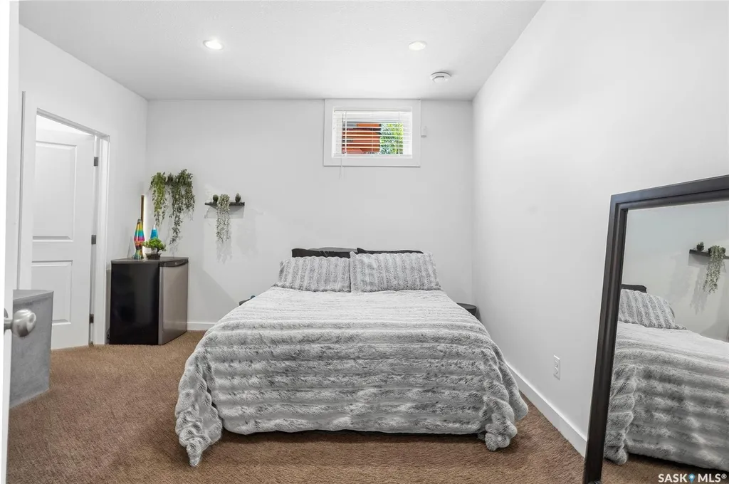 519 Trimble Crescent Saskatoon SK S7W 0E1
