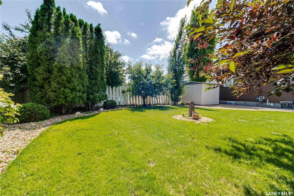 1642 Bingham Road Moose Jaw SK S6H 7R8