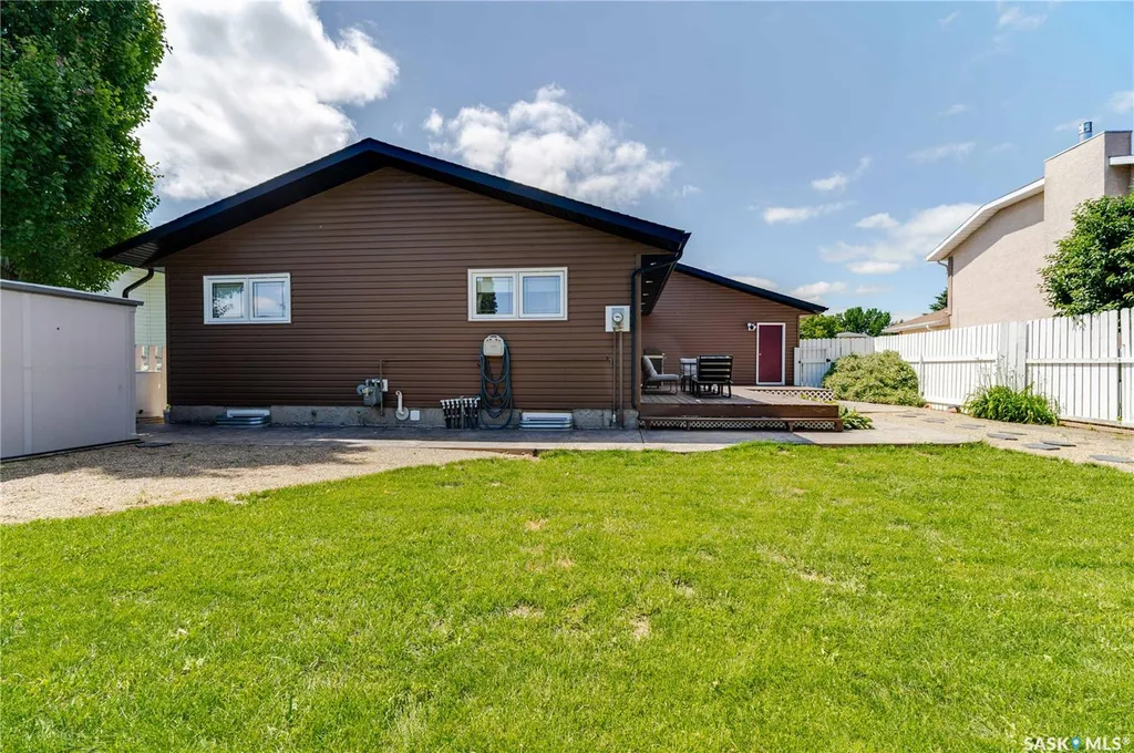 1642 Bingham Road Moose Jaw SK S6H 7R8