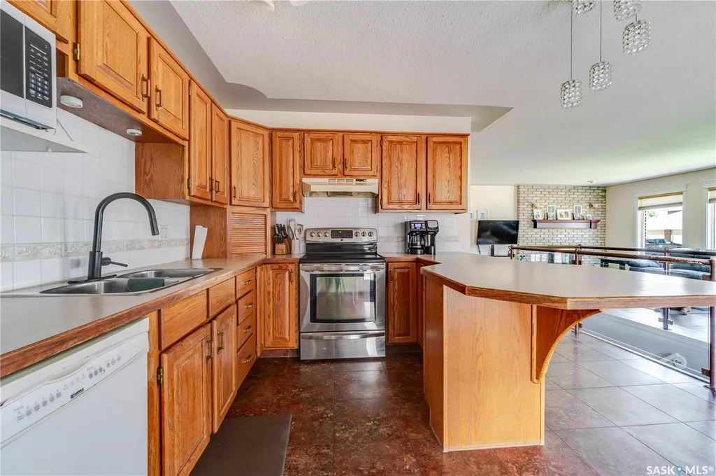 1642 Bingham Road Moose Jaw SK S6H 7R8