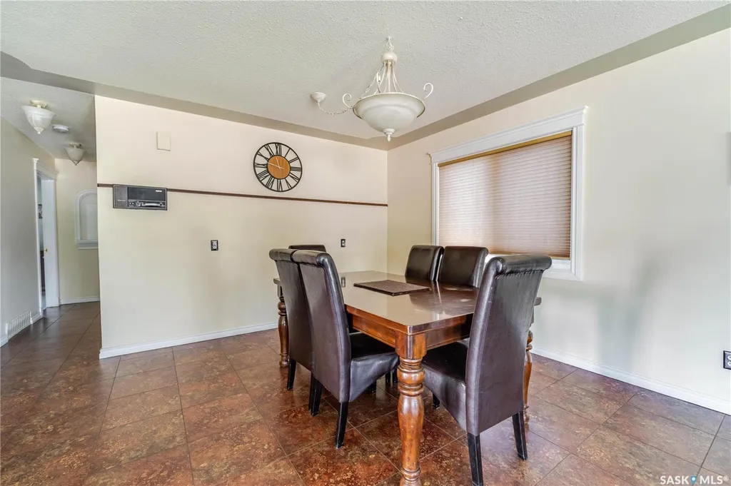 1642 Bingham Road Moose Jaw SK S6H 7R8