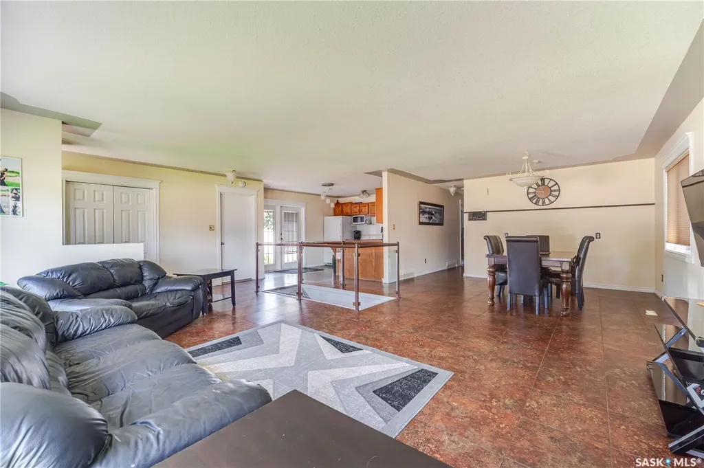 1642 Bingham Road Moose Jaw SK S6H 7R8