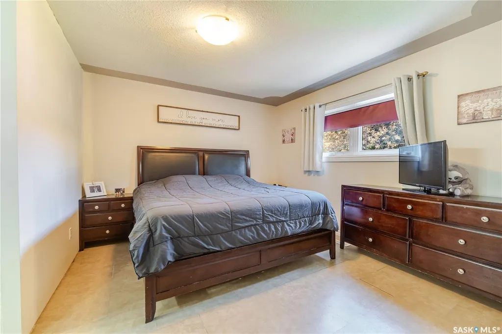 1642 Bingham Road Moose Jaw SK S6H 7R8