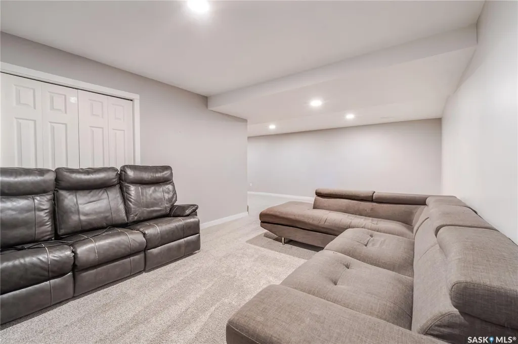 1642 Bingham Road Moose Jaw SK S6H 7R8