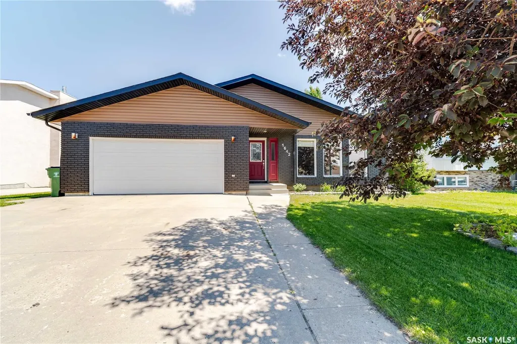 1642 Bingham Road Moose Jaw SK S6H 7R8