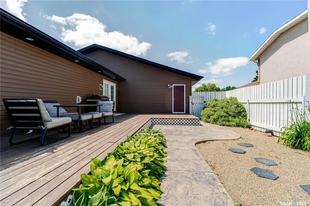 1642 Bingham Road Moose Jaw SK S6H 7R8