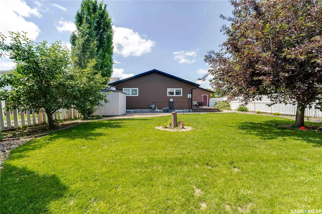 1642 Bingham Road Moose Jaw SK S6H 7R8