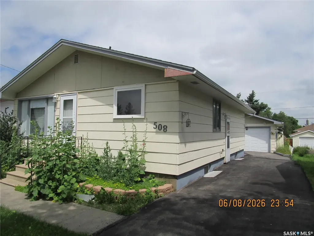 508 6th Avenue W Assiniboia SK S0H 0B0