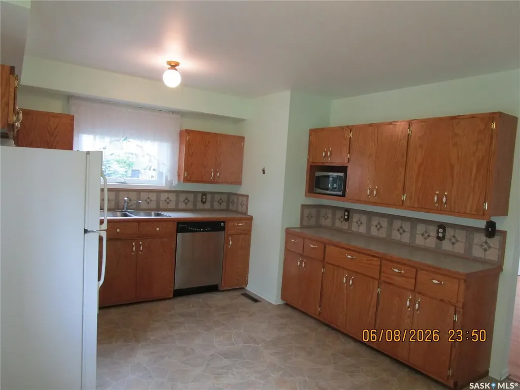 508 6th Avenue W Assiniboia SK S0H 0B0