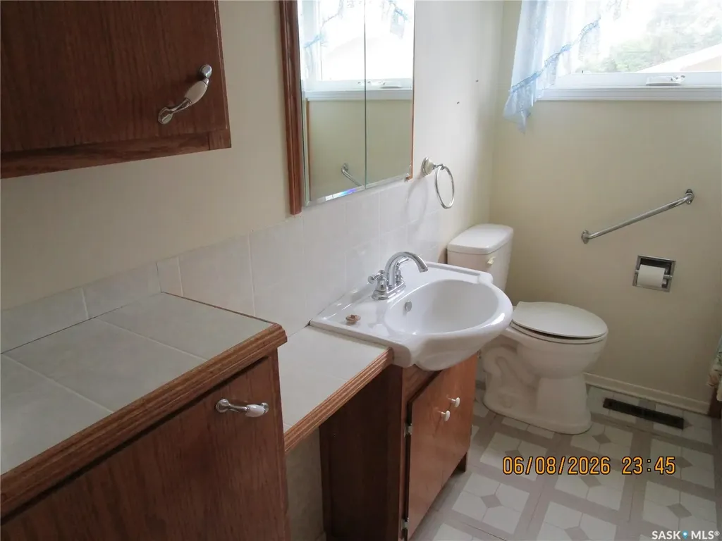 508 6th Avenue W Assiniboia SK S0H 0B0