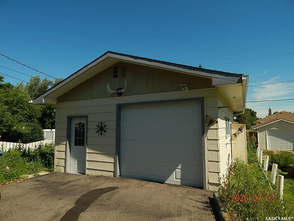 508 6th Avenue W Assiniboia SK S0H 0B0