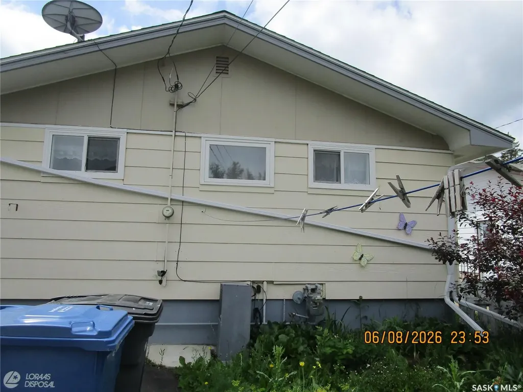 508 6th Avenue W Assiniboia SK S0H 0B0