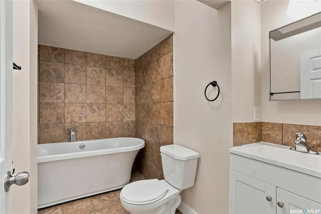 1016 K Avenue N Saskatoon SK S7L 2N6
