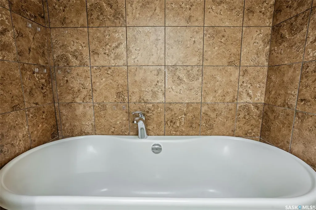 1016 K Avenue N Saskatoon SK S7L 2N6