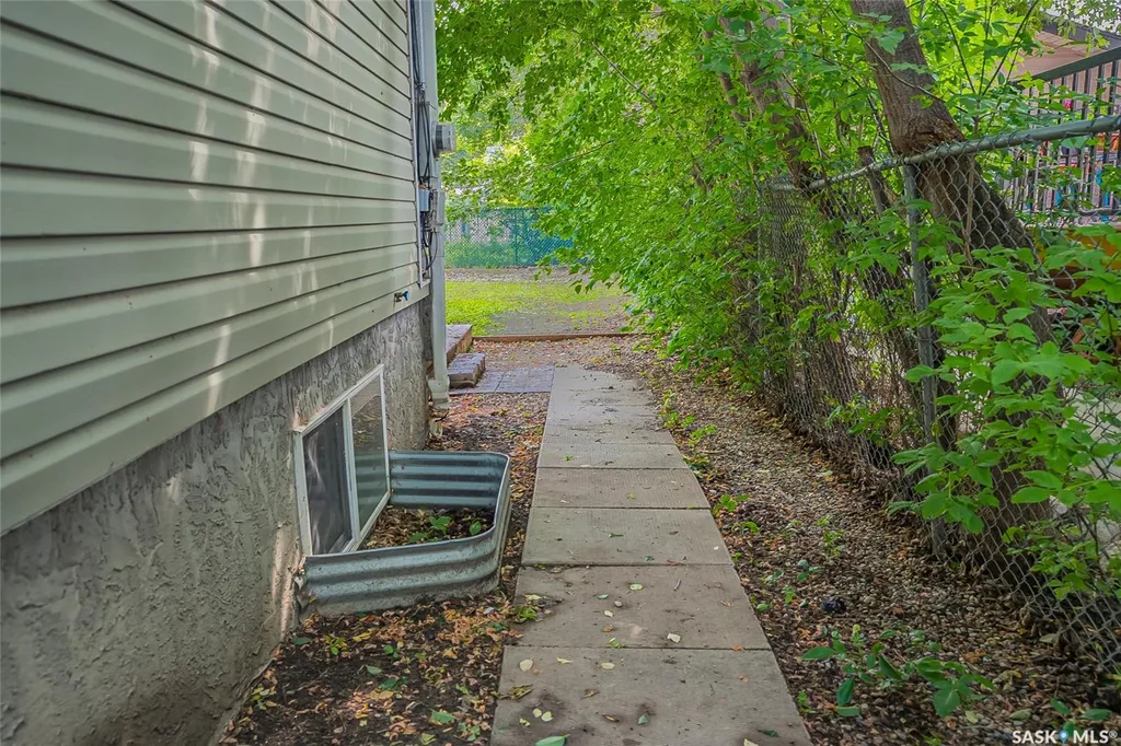 1016 K Avenue N Saskatoon SK S7L 2N6