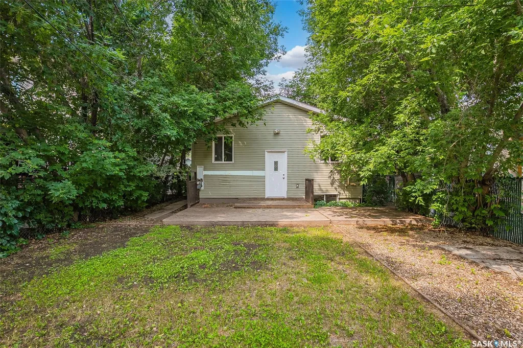 1016 K Avenue N Saskatoon SK S7L 2N6