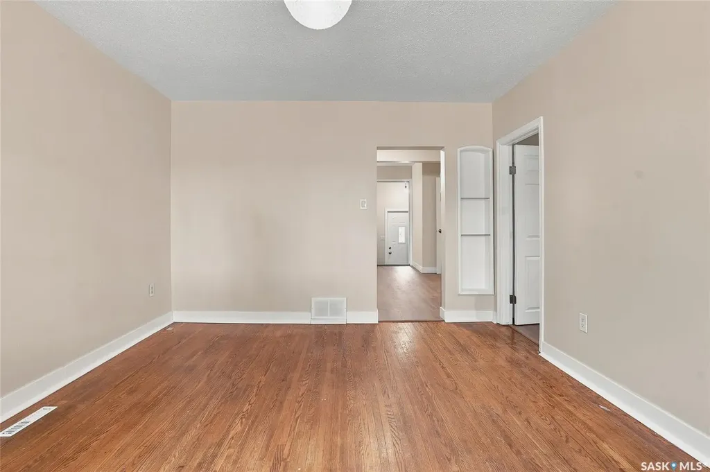 1016 K Avenue N Saskatoon SK S7L 2N6