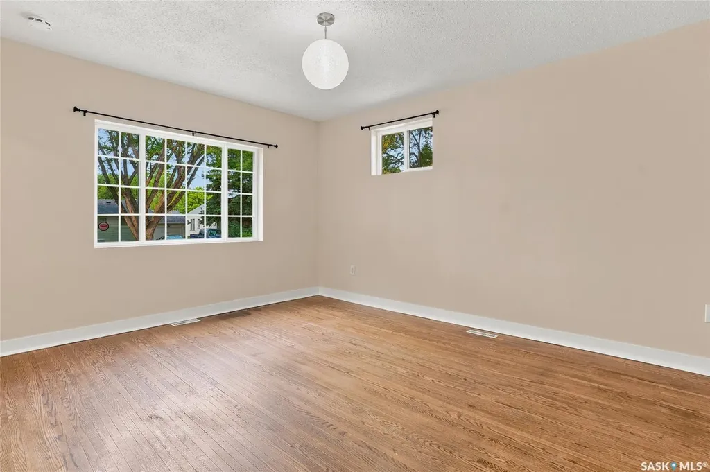 1016 K Avenue N Saskatoon SK S7L 2N6