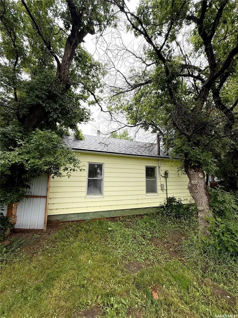 172 4th Street E Shaunavon SK S0N 2M0